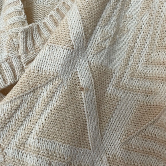 Forever 21 Women’s Creme and White Pattern Cardigan - Picture 3 of 5